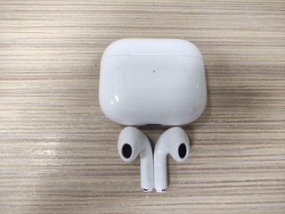 32C6 Б/У Гарнитура Apple AirPods 3 (Charging Case) (Гарантия 1 мес.)