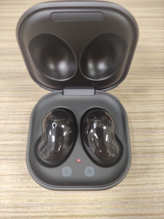 12XB Б/У Гарнитура Samsung Galaxy Buds Live Black Onyx bluetooth (SM-R180) (Гарантия 1 мес.)