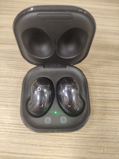 XNWT Б/У Гарнитура Samsung Galaxy Buds Live Mystic Black bluetooth (SM-R180) (Гарантия 14 дней)