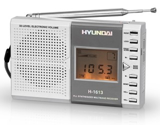 Радиоприемник Hyundai H-1613 серебряный