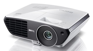 Проектор BenQ W700 DLP 2200 ANSI 720P 10000:1 brilliant color 6000hrs lamp life HDMIx2 3D support