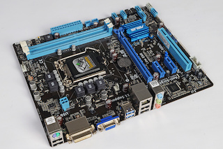 Материнская плата Asus P8B75-M Socket-1155 Intel B75 DDR3 mATX AC`97 8ch(7.1) GbLAN SATA3 VGA+DVI+HD