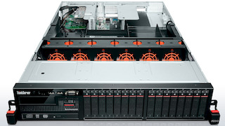 Сервер Lenovo RD640 Intel Xeon E5-2609v2 1x4Gb DDR3 DVD-RW Raid 710 800W (70B00007RU)