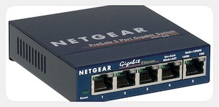 Коммутатор NetGear ProSafe (GS105PE-100EUS) 5-портов 10/100/1000BASE-T PoE+ GIGABIT POE PLUS